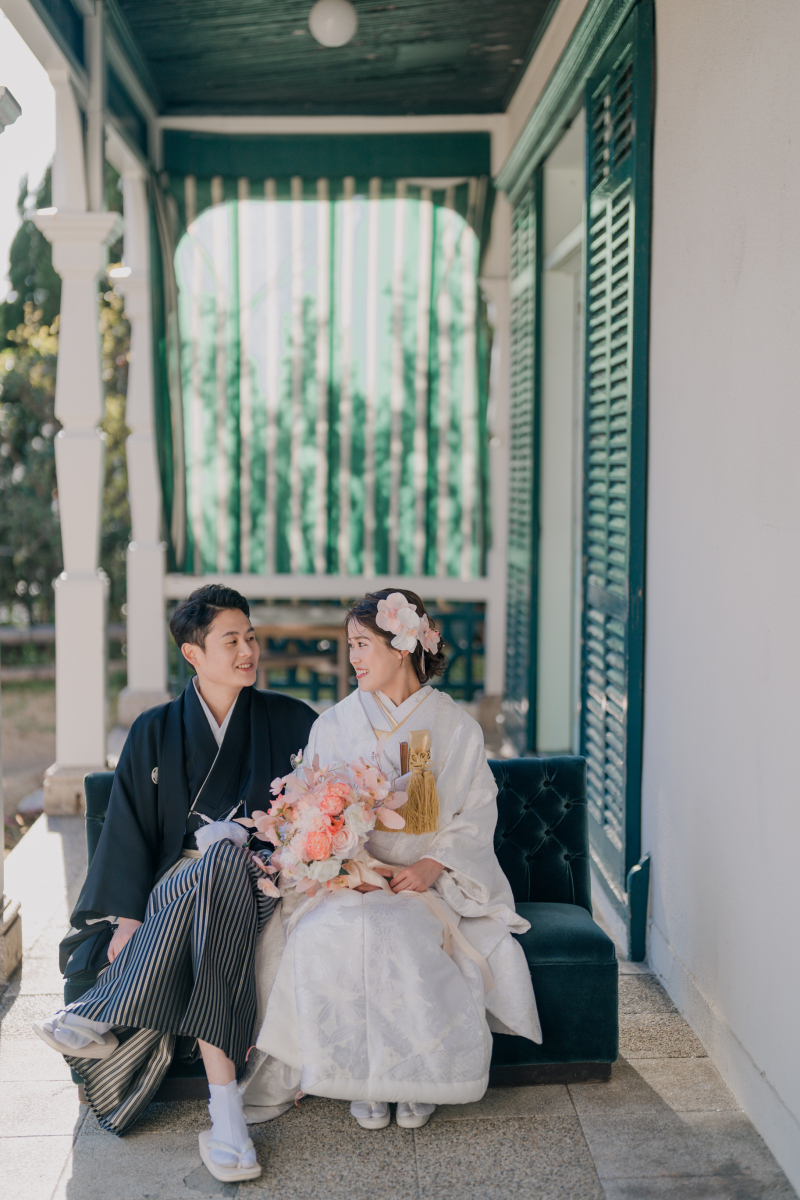 お庭から椅子が見えたので座ってパシャリ