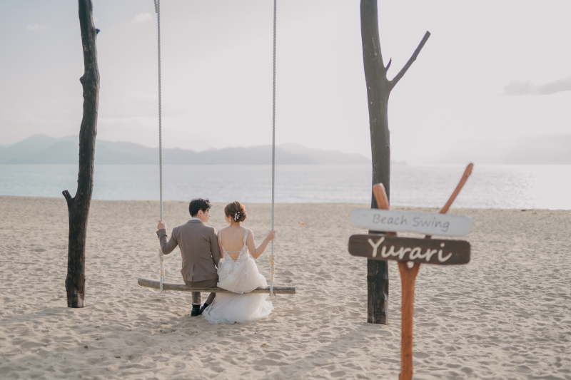 ブランコに乗って