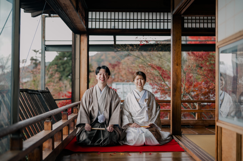 正座ショットも良い!