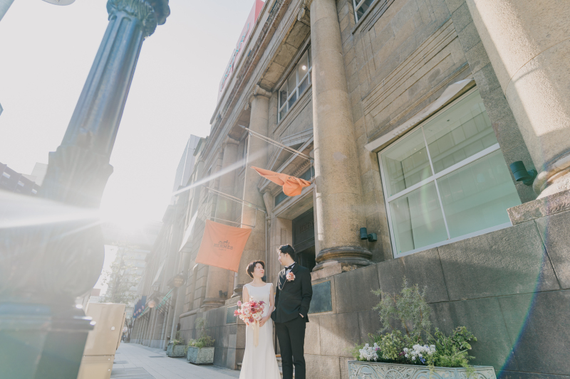 まずは定番スポットのエルメス前から!