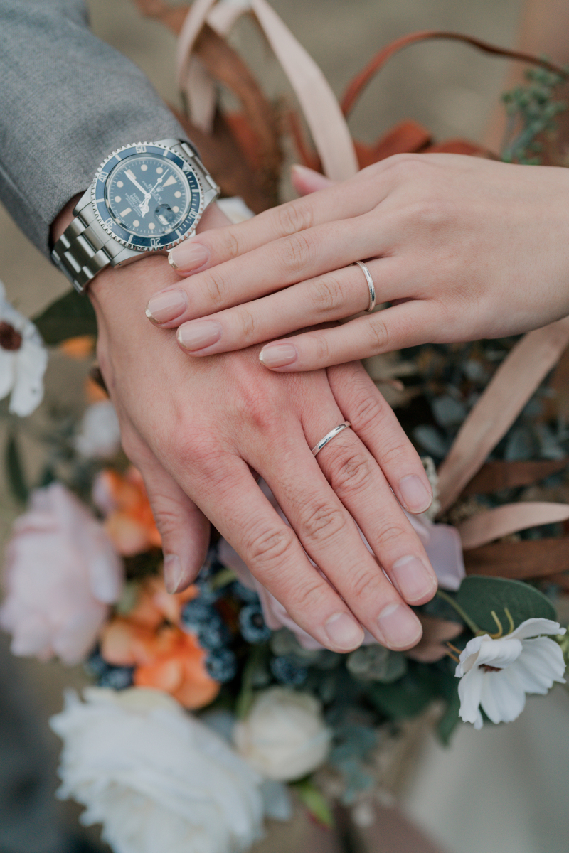 ブーケで彩るお手元ショット