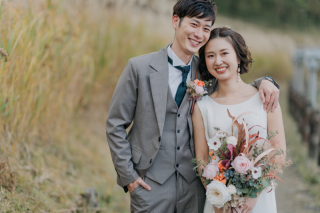 おふたりの笑顔溢れる「曽爾高原」洋装ロケーション＋和装スタジオ前撮り