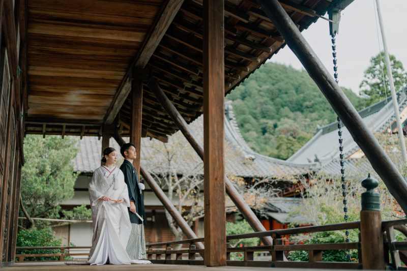 寺院の趣ある雰囲気でのロケーション撮影