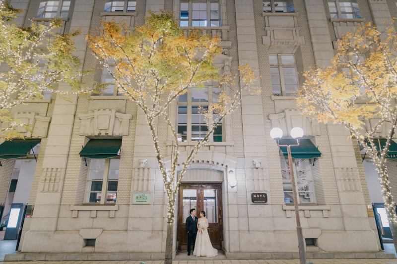 ロケーションに合わせた衣装選びがオシャレ