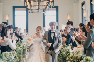 友人が結婚式撮影をラフエイトにお任せいただいた日。幼少期からの仲なのでこの日が来るのを楽しみにしていました。私が打ち合わせ担当をさせていただき、前撮りも担当した【岡村】に撮影をしてもらいました。