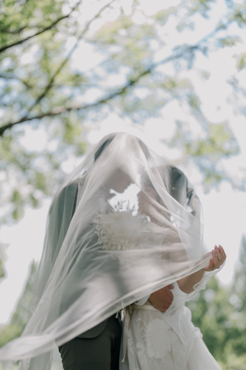 おふたりにとっては特別な日、私にとってはおふたりらしさを胸に撮影しております。前撮りでやりたいこと、可能な限りお応えいたしますのでどんとお任せください。笑顔で過ごしていただく、そんな1日にいたします。