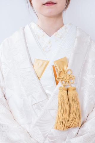 白無垢+ゴールド小物+刺繡襟（黄色花）