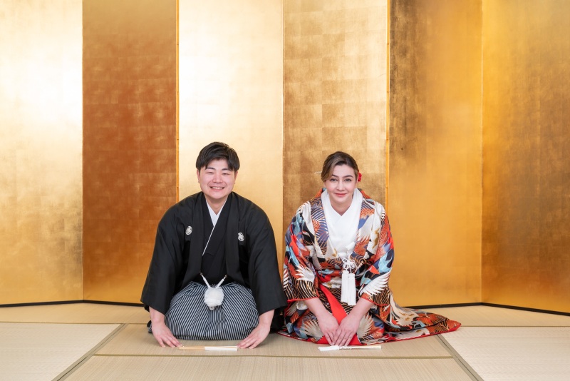 定番の金屏風前で