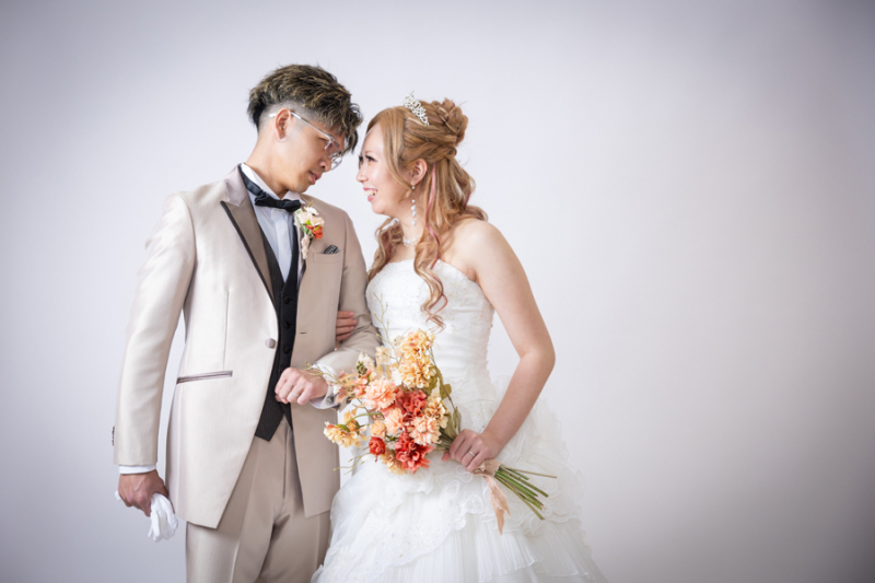 スタジオ背景：ペーパーバックホワイト