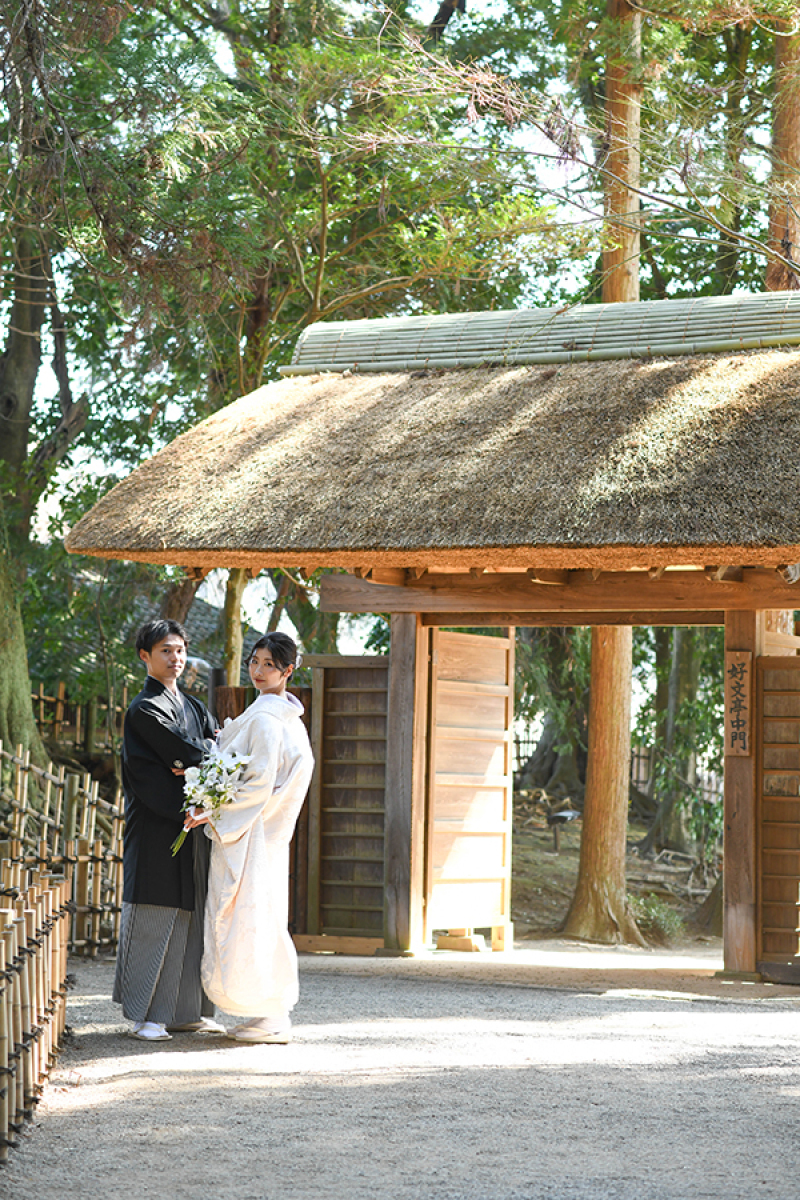 偕楽園中門にて