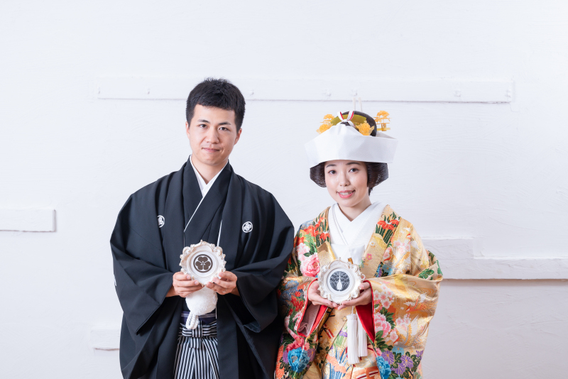 2着目は色打掛と角隠しで