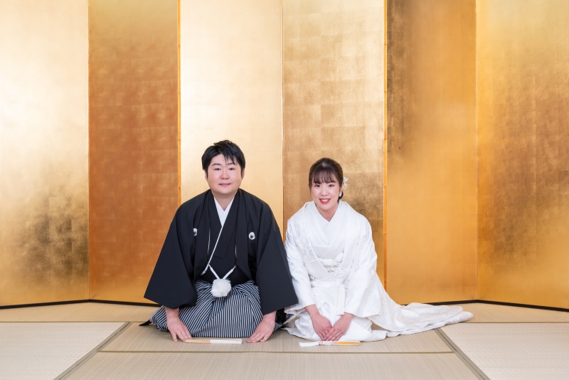 定番の金屏風前で