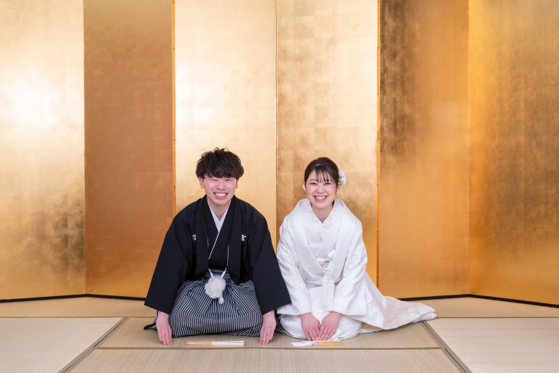 定番の金屏風前でも