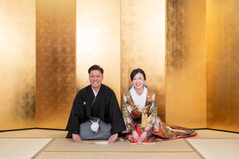 定番の金屏風前で