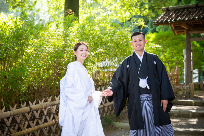 仲良く手を取って・・・