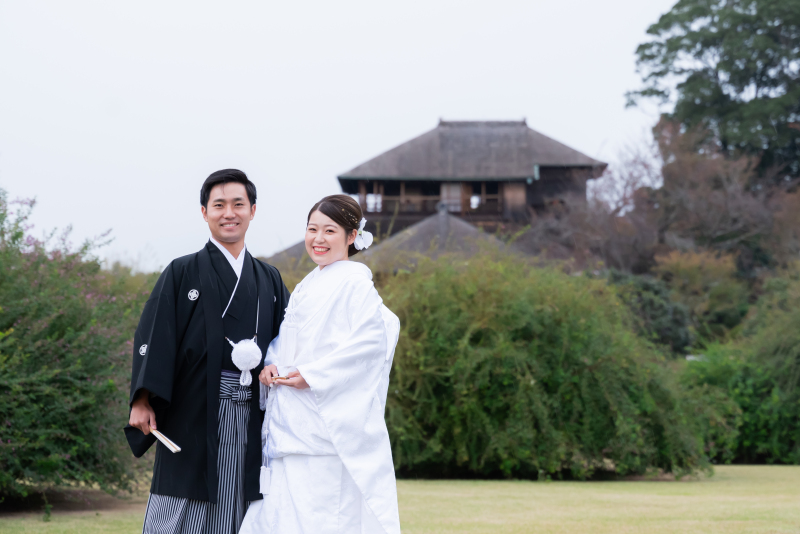 好文亭をバックに