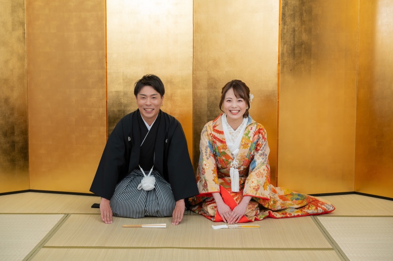 定番の金屏風前で