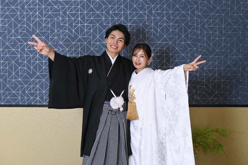 ピースでにっこり