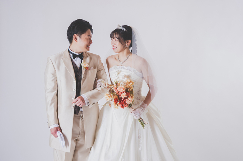 スタジオ背景：ペーパーバックホワイト