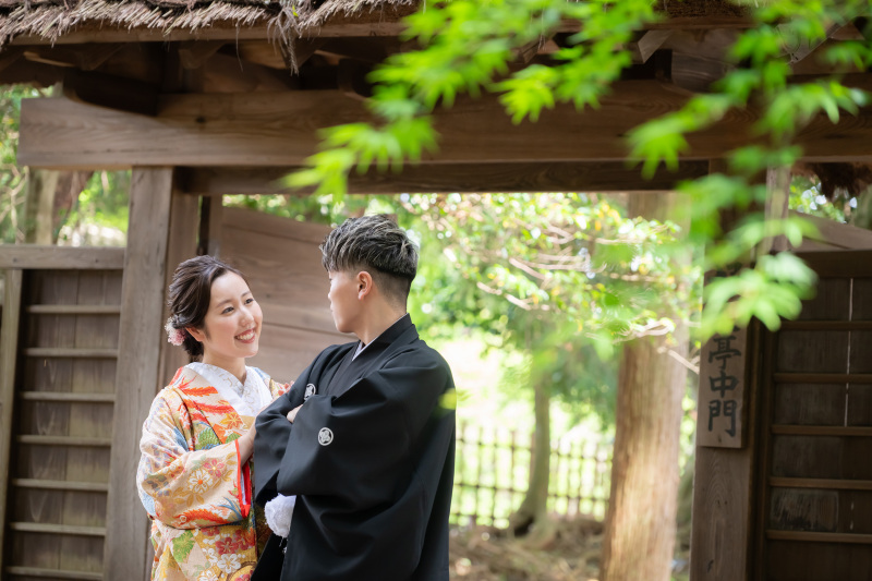 好文亭中門前にて