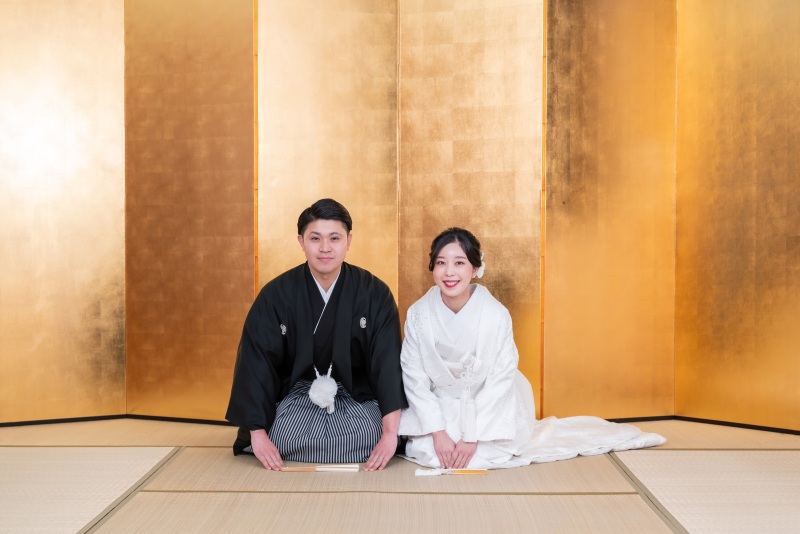 定番の金屏風前で