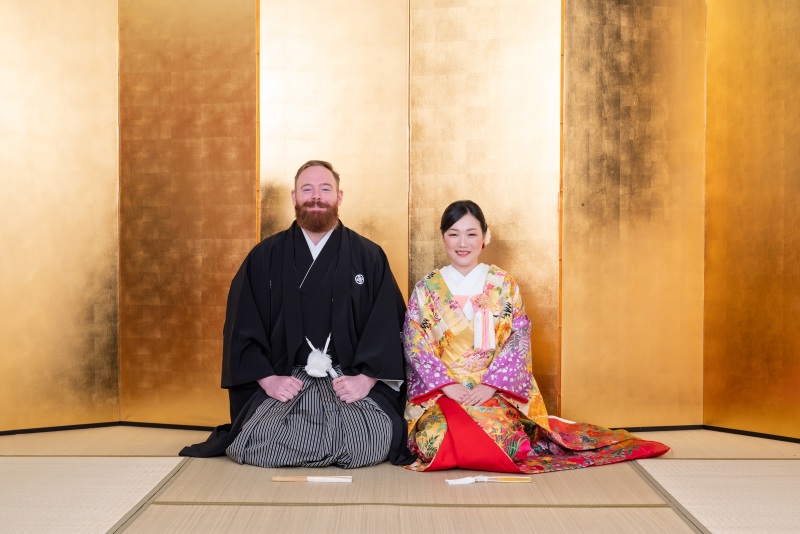 定番の金屏風前で