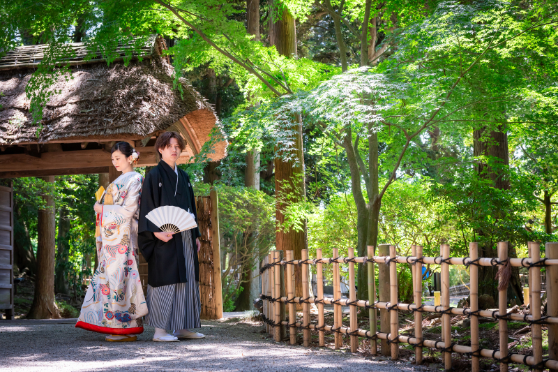 好文亭中門前にて