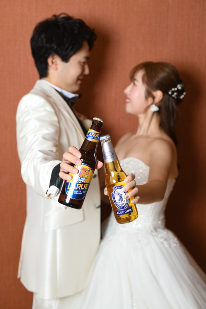 スタジオ背景：ブラウンバック