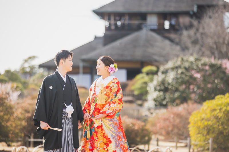 好文亭をバックに