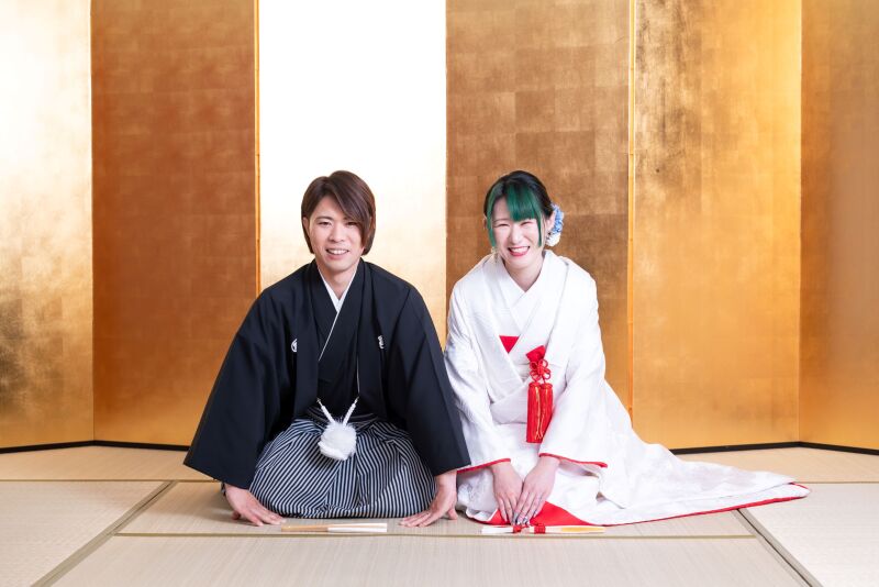 まずは定番の正座から