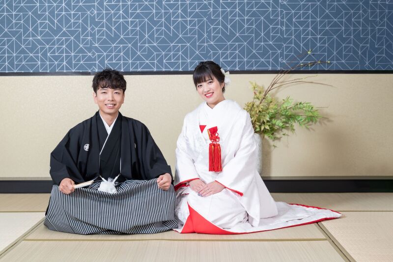 偕楽園での撮影後は店舗内のスタジオで