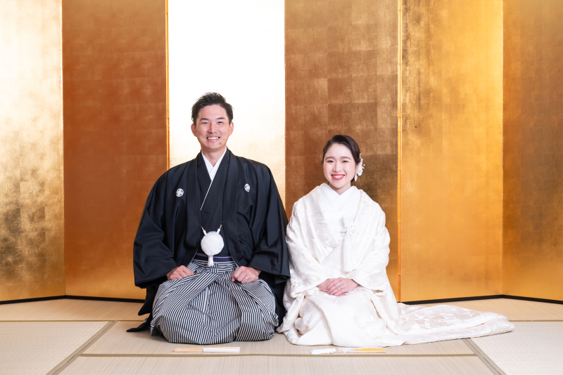 まずは定番の金屛風で