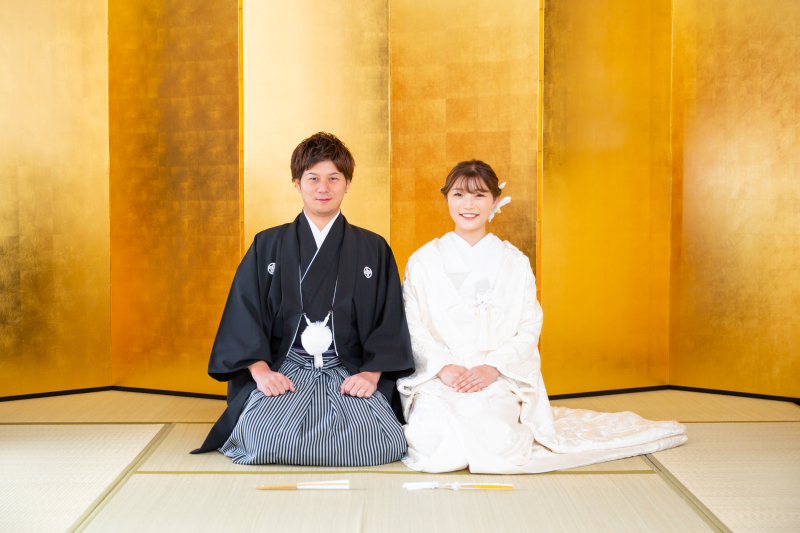 定番の金屏風前で