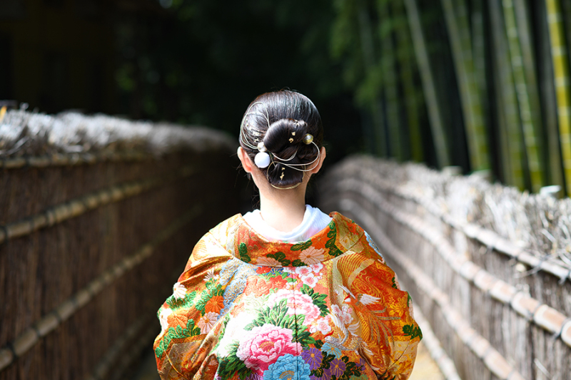 ヘアスタイルも