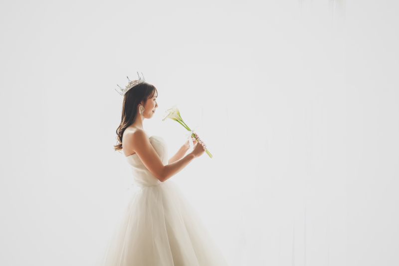 【撮影日限定/ドレス/チャペル】1着(データ130カット)安心の衣裳差額無しで40着より選択可能：チャペルでフォトウェディング