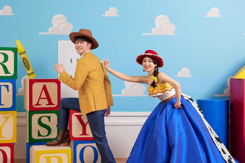 背中にも仕掛けが...!