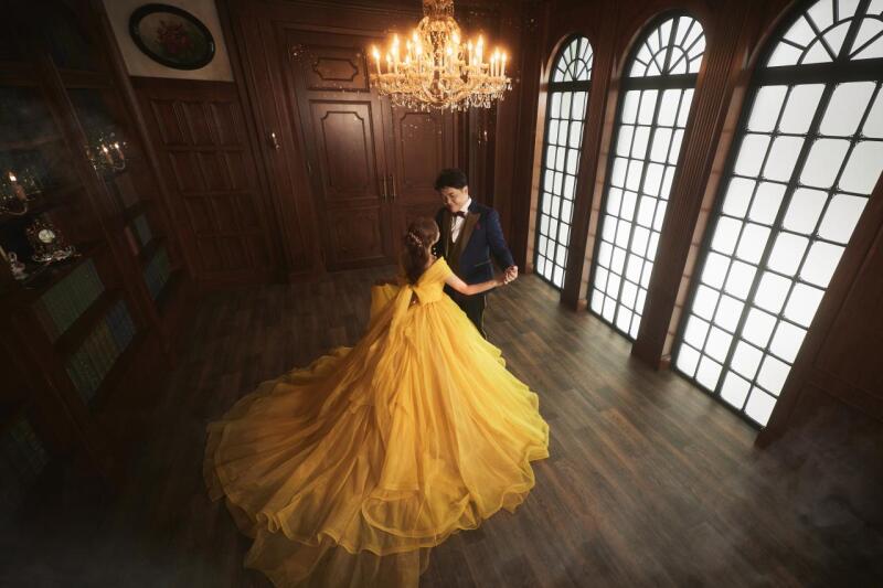 ダンスシーンの後ろ姿！