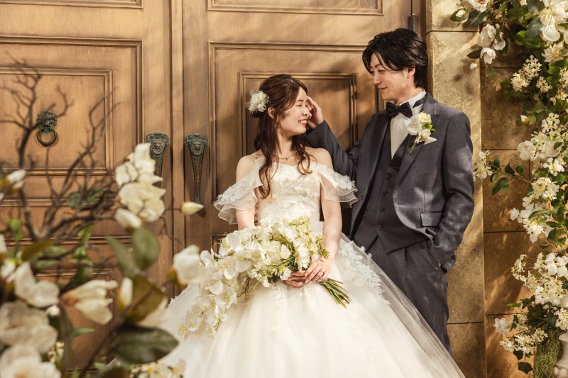 やさしく見つめ合うロマンティックカット♡