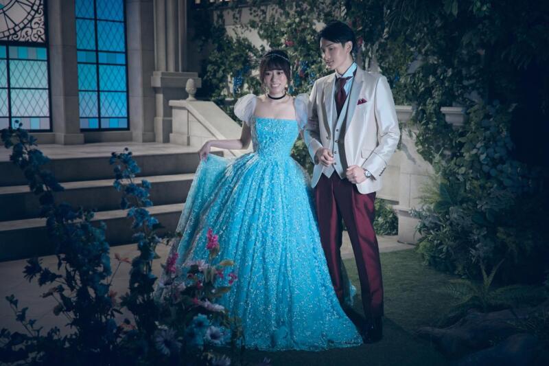 お花に囲まれたお散歩シーン♪