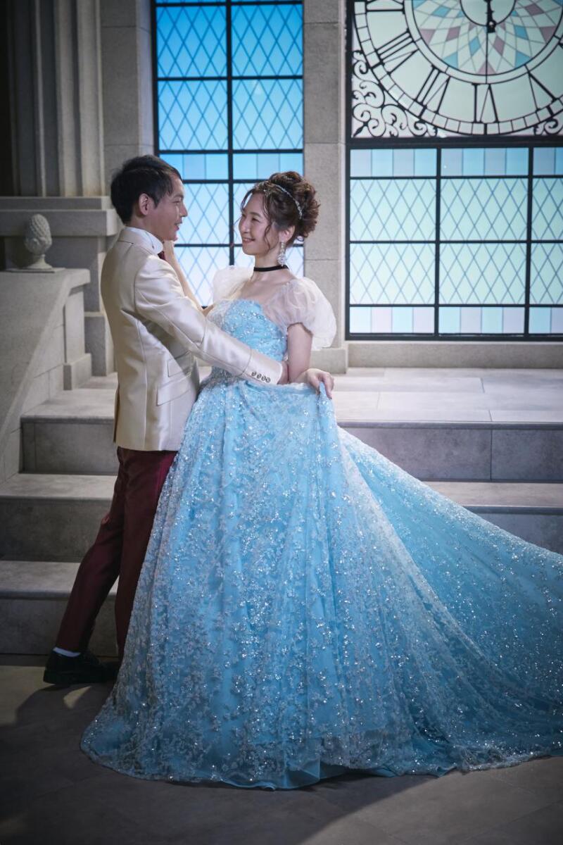 階段前でのダンスシーン♪