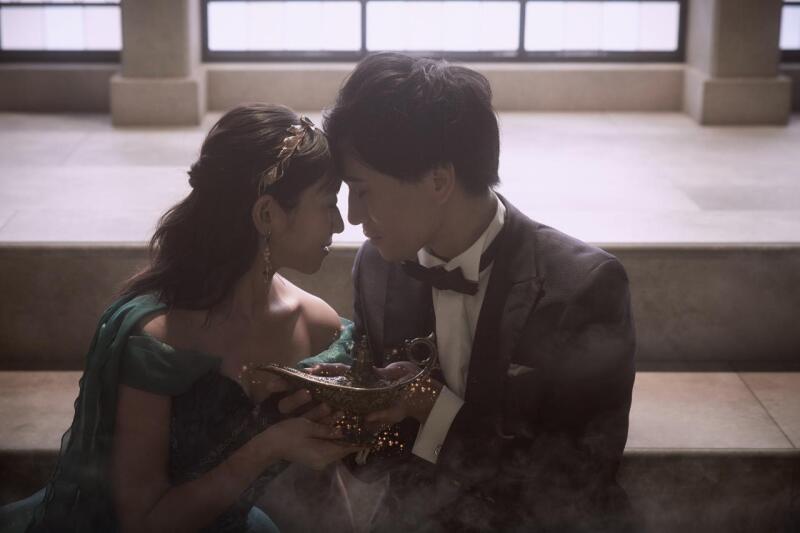 ランプをもってお向かい合わせで...