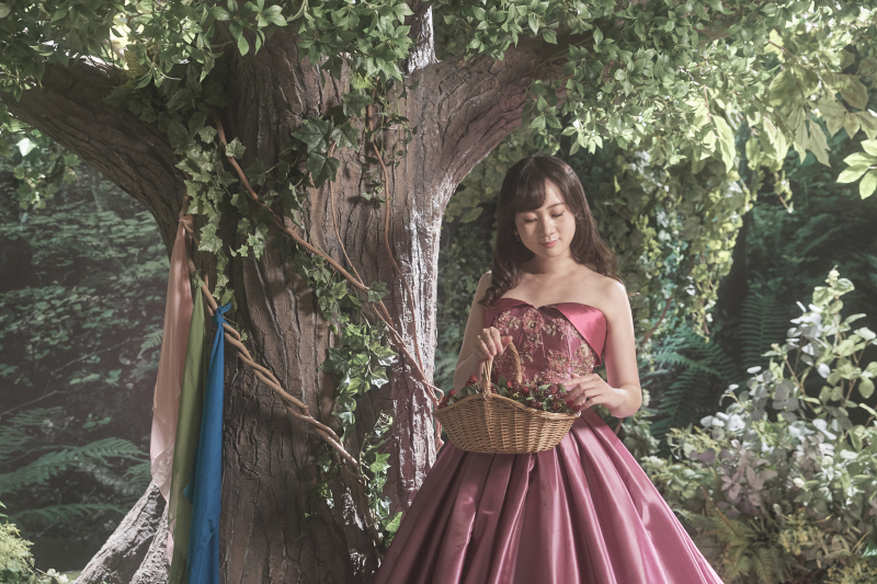 木の実のバスケットを持って撮影♪