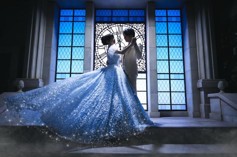 時計前でのダンスシーン!