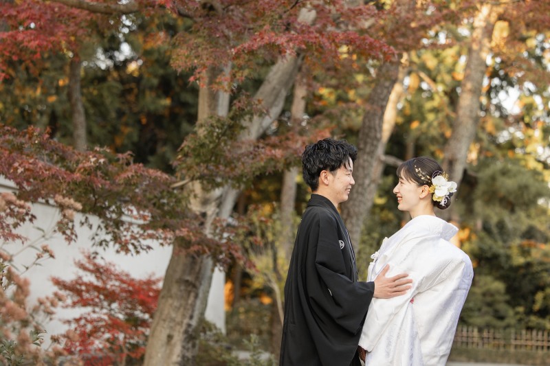 \撮影日限定開催/【紅葉ロケフォト】美しい紅葉を背景に三渓園で和装ロケーションフォト♪