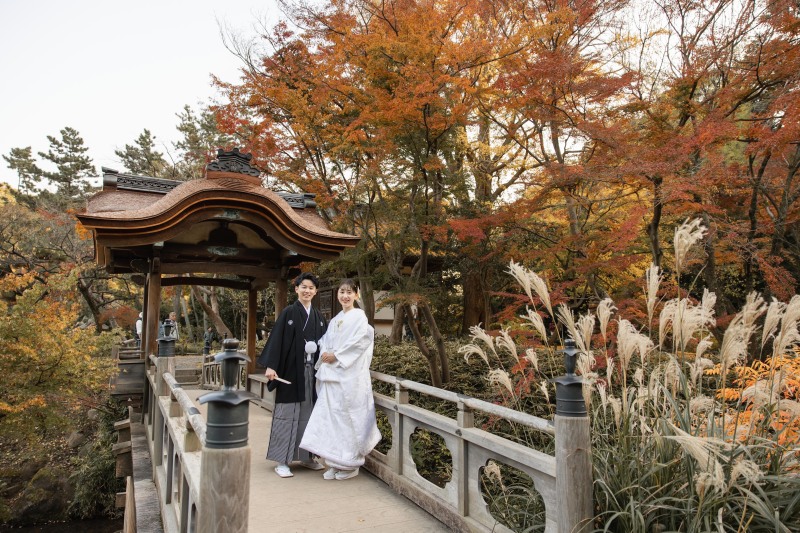 \撮影日限定開催/【紅葉ロケフォト】美しい紅葉を背景に三渓園で和装ロケーションフォト♪