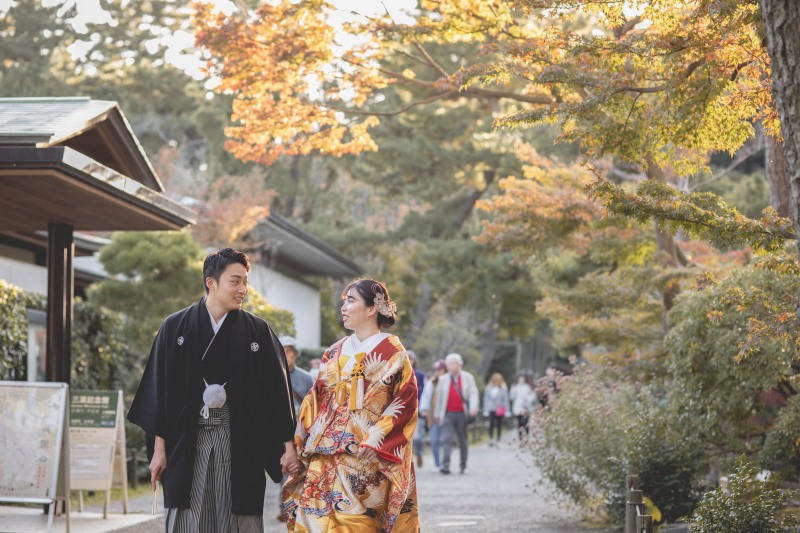 \撮影日限定開催/【紅葉ロケフォト】美しい紅葉を背景に三渓園で和装ロケーションフォト♪
