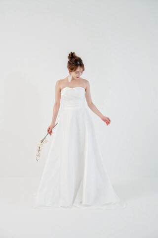 衣装・ドレス｜SEA SIDE WEDDINGのフォトウェディング・前撮り 