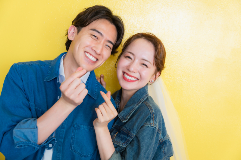 【オープニングムービー付きスタジオベーシック撮影プラン】ドレスor和装どちらか1着と私服でも撮影!写真1枚&データ21カット込み