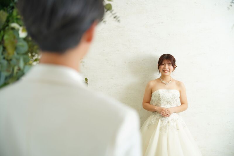 肩越しショット