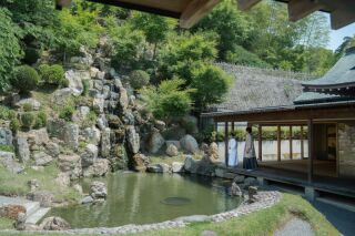 季節やお2人の雰囲気に合わせた庭園での撮影！